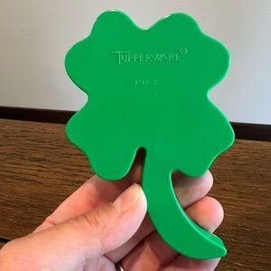 Vintage TUPPERWARE Shamrock Cookie‎ Cutter 1316-2 Sturdy Plastic